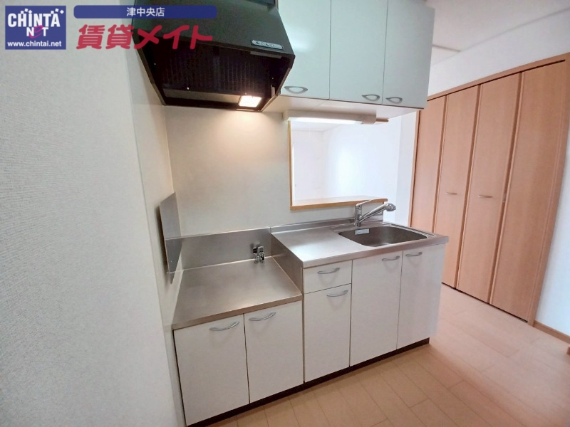 キッチン　同物件別室画像