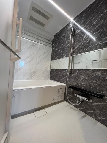 バス・シャワールーム　ゆったり過ごせるお風呂です
