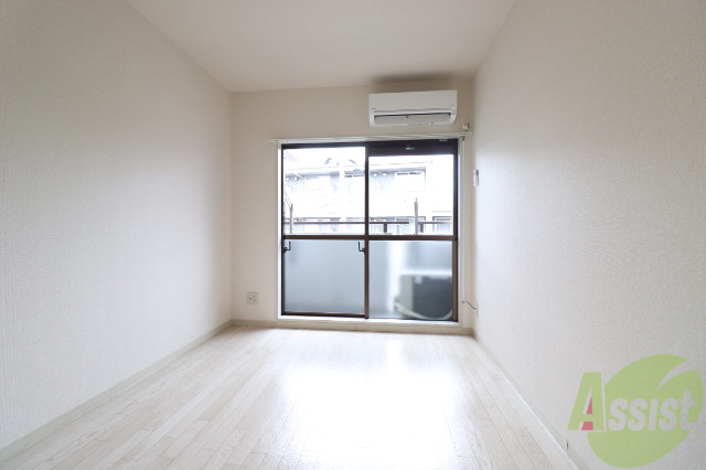 居室・リビング　広々としたリビング