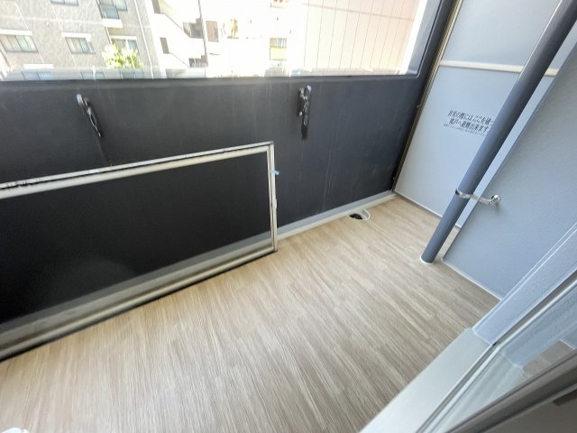 バルコニー　外からの目が気にならないバルコニーで洗濯物が干せます