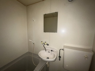 洗面設備　浴室内に洗面台があります♪