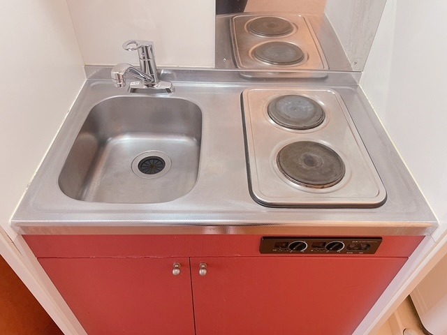 キッチン　同タイプ物件の為、形状や間取寸法、色調等が実際とは異なります