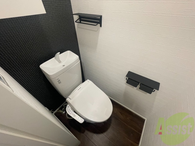 トイレ　トイレは暖房便座付きです。シャワートイレは嬉しいですね