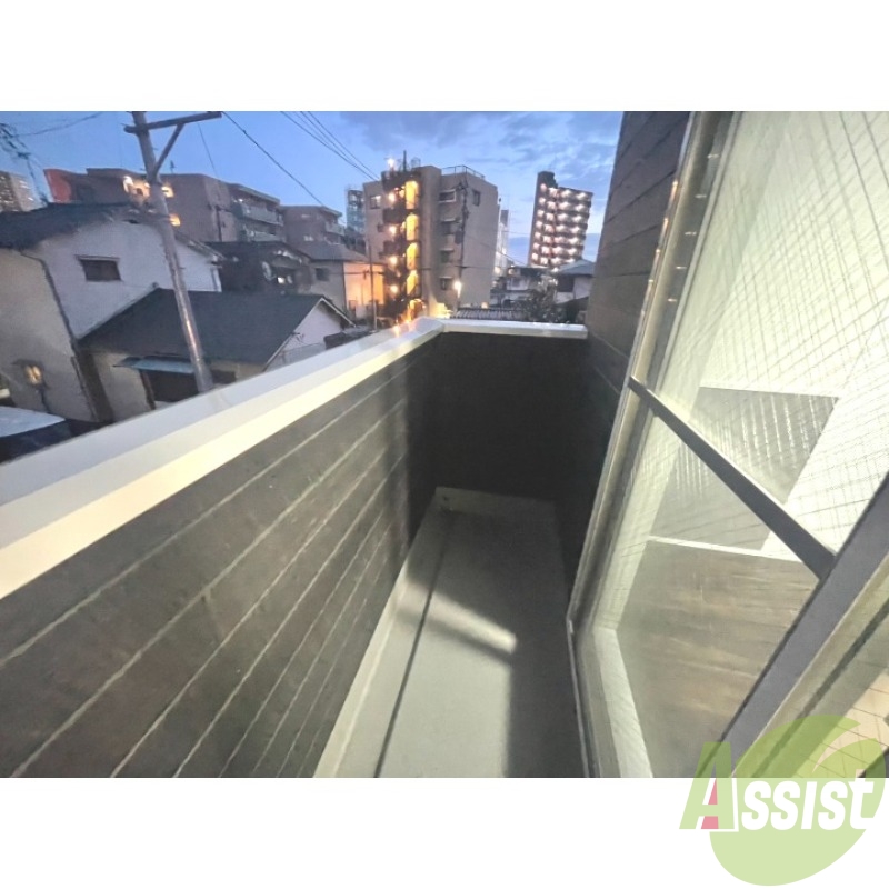 バルコニー　こちらはバルコニーです。洗濯物も干せますよ