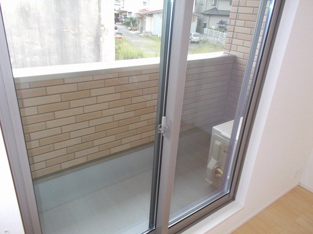 バルコニー　開放的で明るい空間を演出してくれるバルコニーです