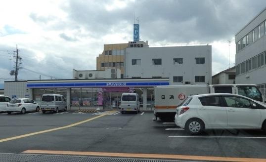 コンビニ　ローソン富田林税務署前店（コンビニ）まで409m