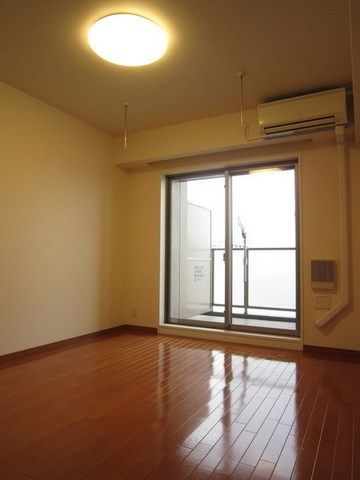 居室・リビング　★洋室８帖★