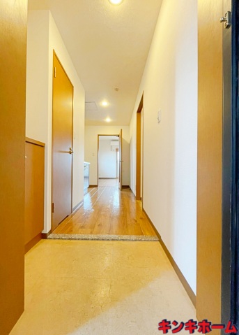 玄関　写真は別のお部屋です。（同タイプ）