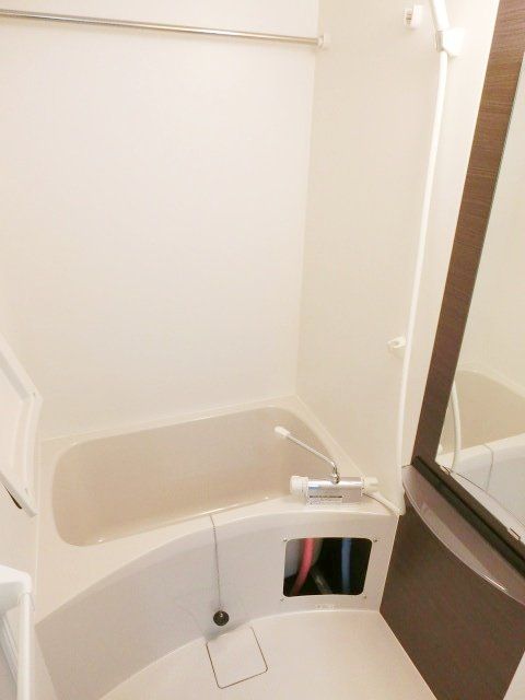 バス・シャワールーム　雨の日でも便利な浴室乾燥機