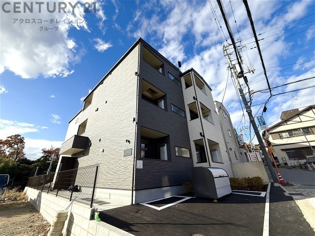 建物外観　オートロック付きで安心！宅配BOX付きで便利！