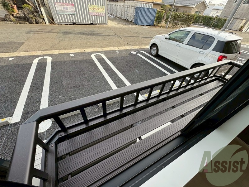 バルコニー　こちらで物干し設置可能でございます。日当たり良好です。