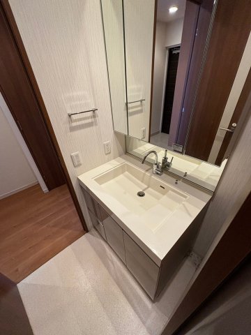 洗面設備　広い洗面スペース