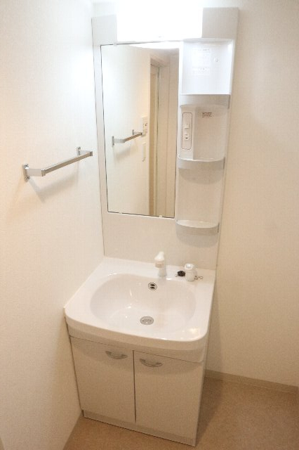 洗面設備　生活に欠かせない独立洗面台です