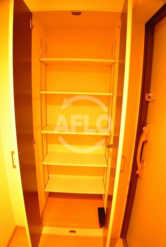 収納　SunSunなんば弐番館　収納