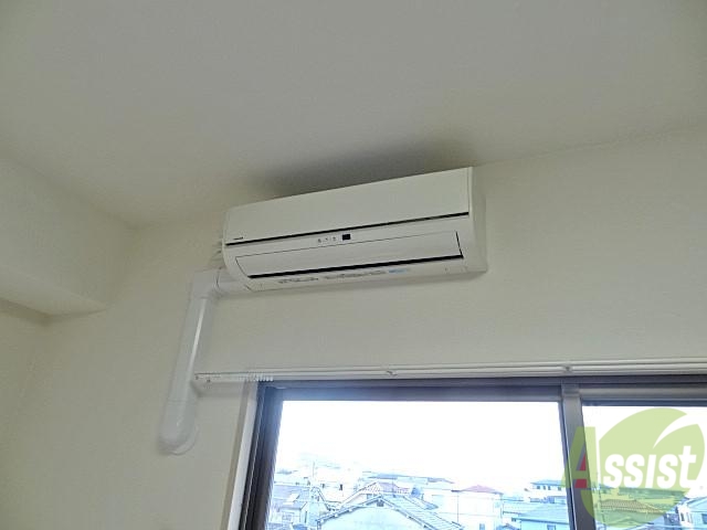 その他　天井も高くてエアコンも効きそうですね。