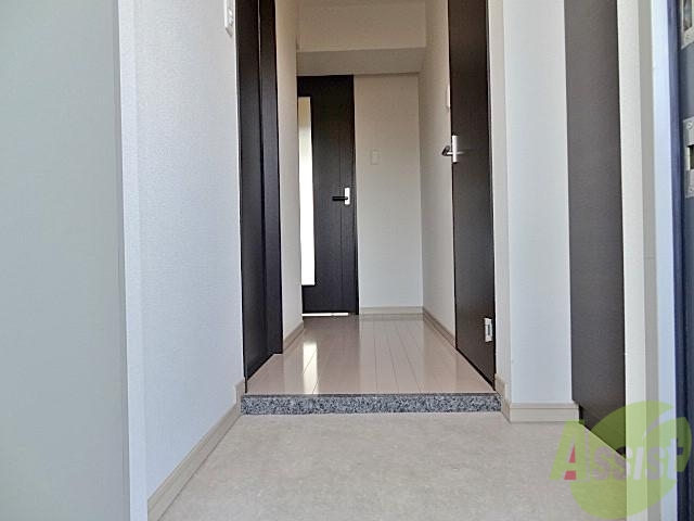 玄関　シューズボックス付きです。ここだけではなくもう１カ所あります