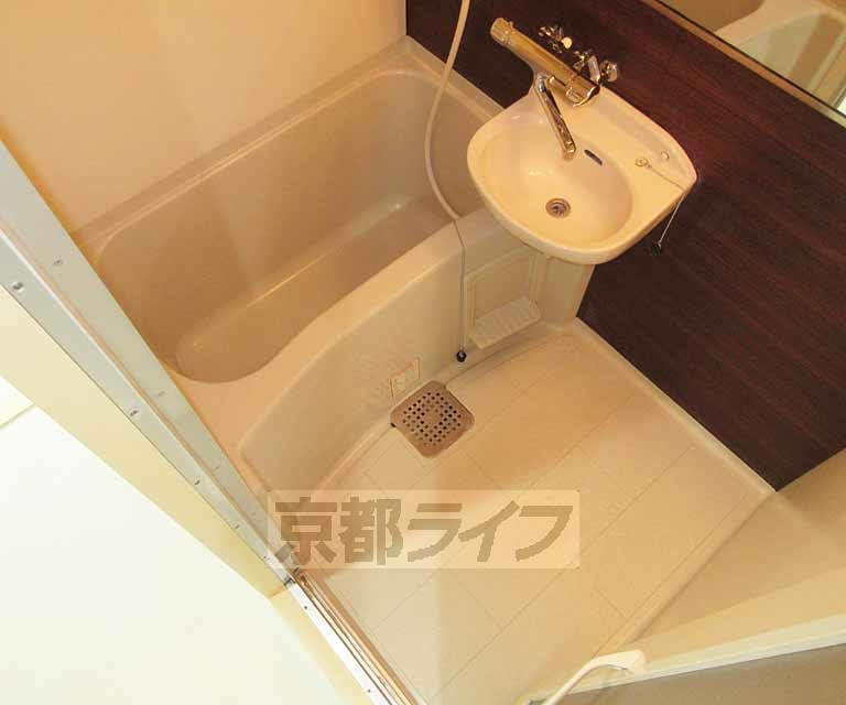 バス・シャワールーム　キレイなバスルーム・