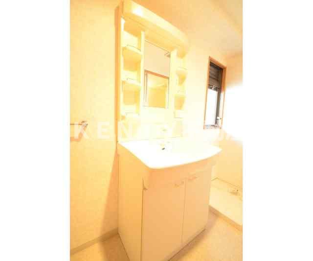 洗面設備　使いやすい洗面所です