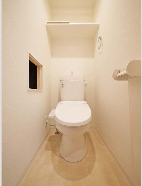 トイレ　同シリーズの内装写真となります