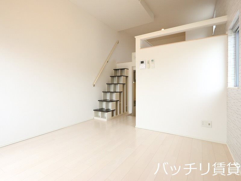 居室・リビング　同型タイプの為、現状を優先致します。