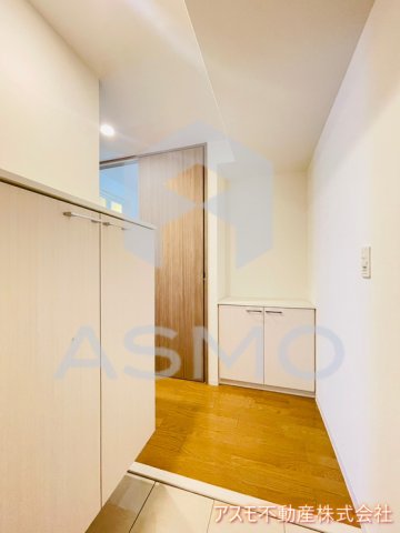 玄関　同マンション別部屋　参考写真