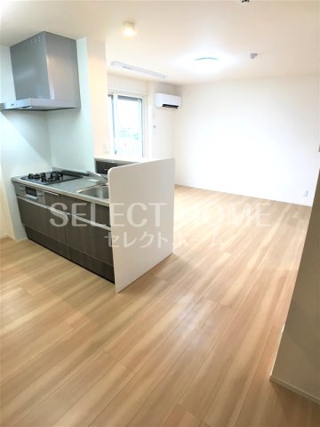 居室・リビング　こちらの居間で趣味の時間をお楽しみください