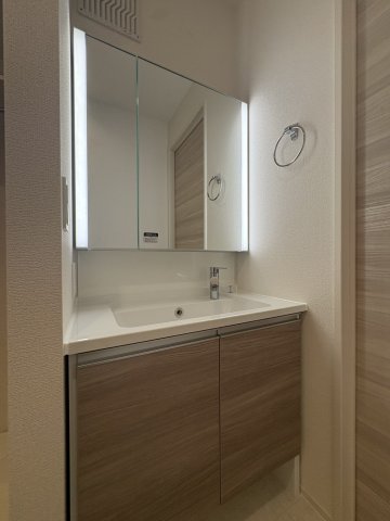 洗面設備　※同タイプの写真です。