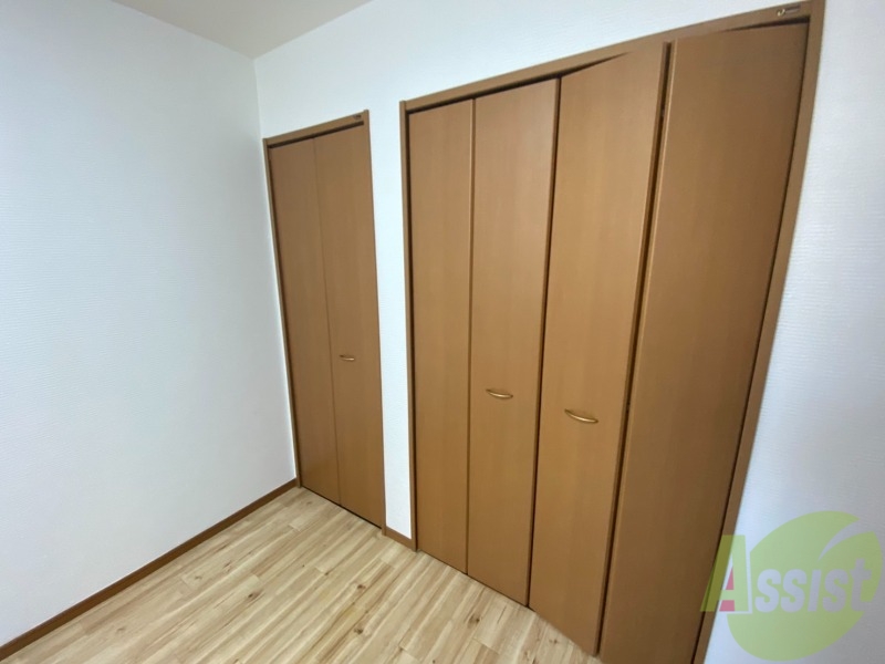 収納　収納はこちらのクローゼットをお使いください。