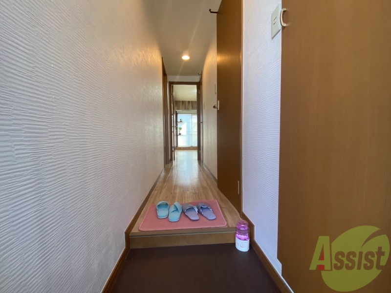 玄関　玄関から撮影しました。広々としていますね！