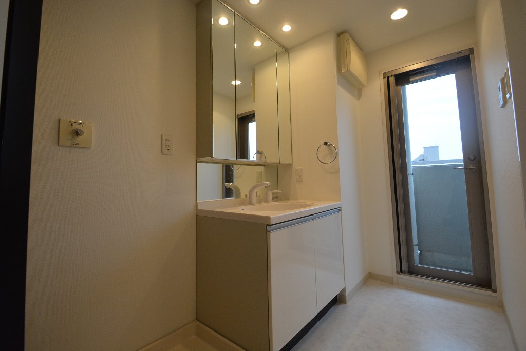 洗面設備　洗髪洗面化粧台