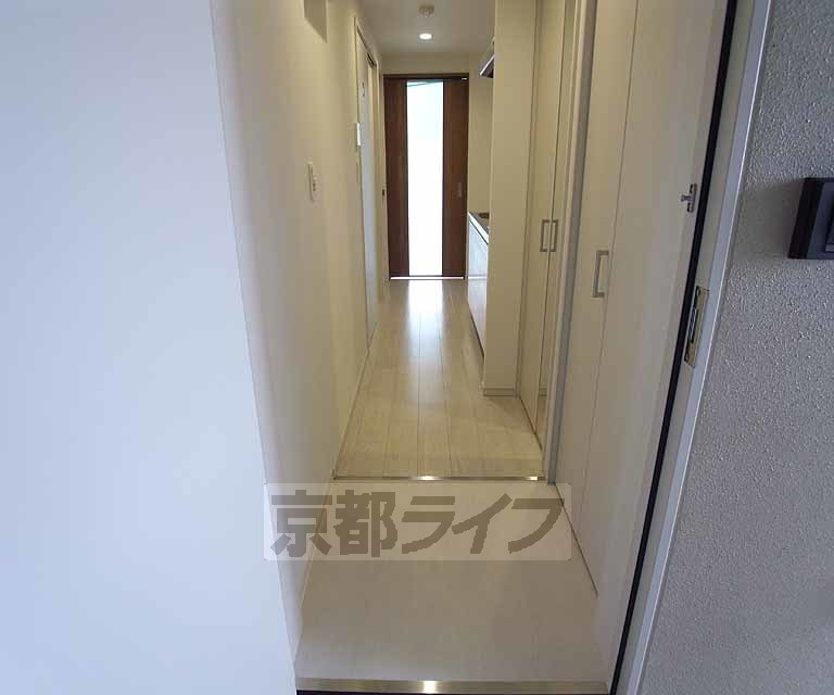 玄関　玄関廊下はとても綺麗でスッキリ。
