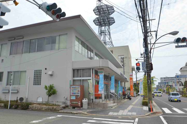 郵便局　竹原郵便局郵便（郵便局）まで204m