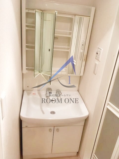 洗面設備　洗面台です。