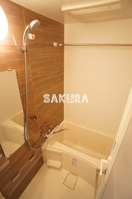 バス・シャワールーム　嬉しい浴室乾燥機付き♪