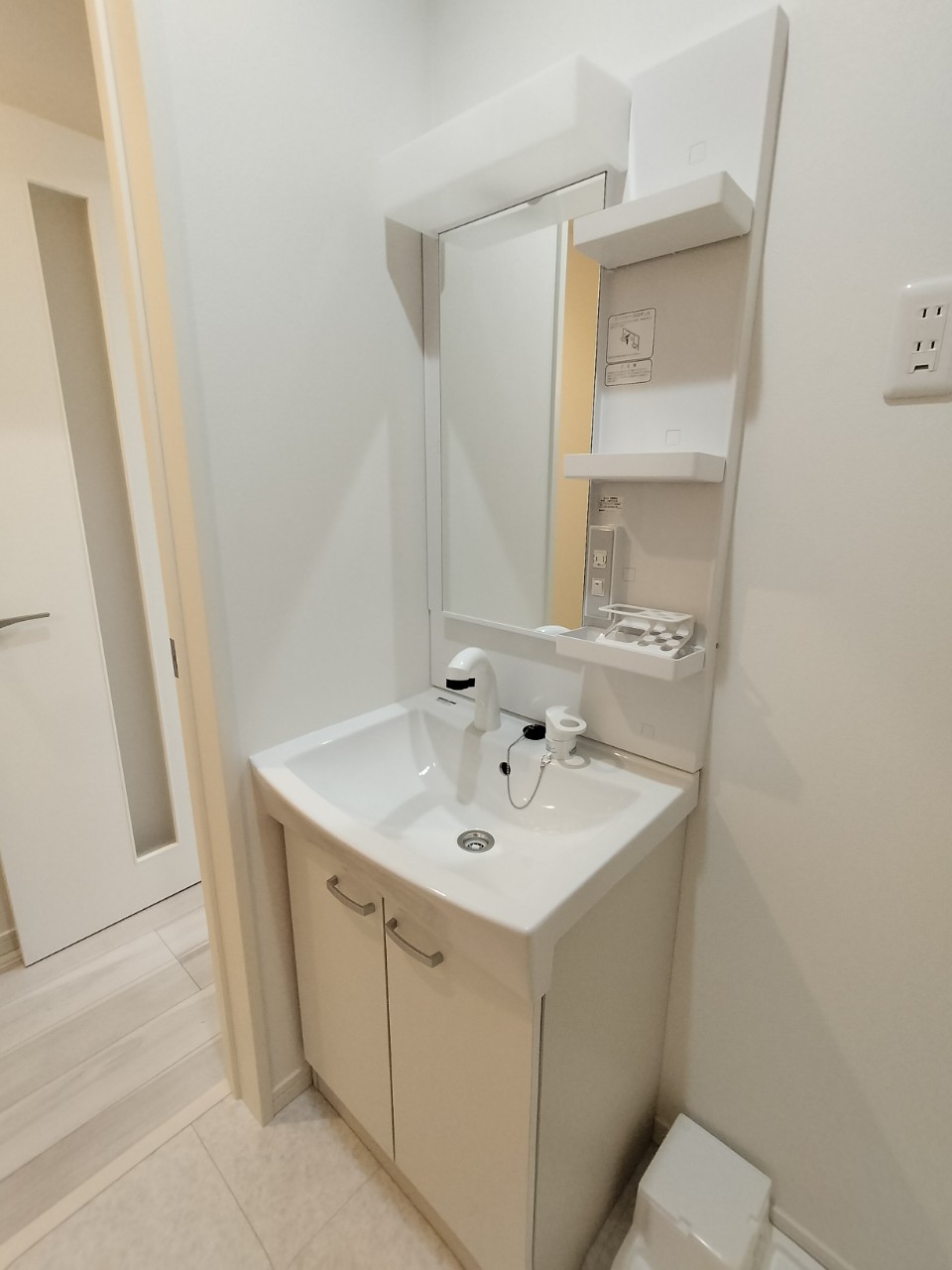 洗面設備　同物件内別号室の写真です
