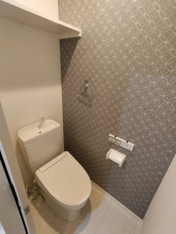 トイレ　同物件内別号室の写真です