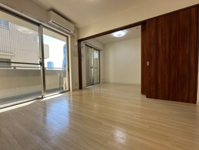 居室・リビング　☆明るい洋室☆