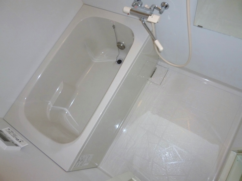 バス・シャワールーム　浴室乾燥機付きのお風呂！