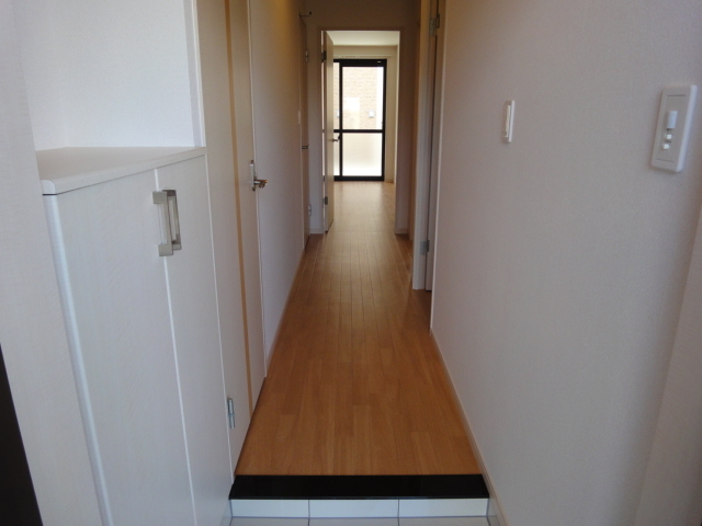 居室・リビング　廊下
