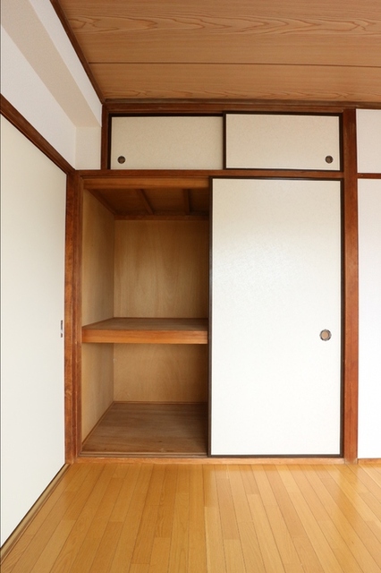 収納　押入
