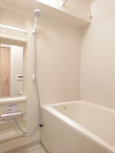 バス・シャワールーム　ゆったり過ごせるお風呂です