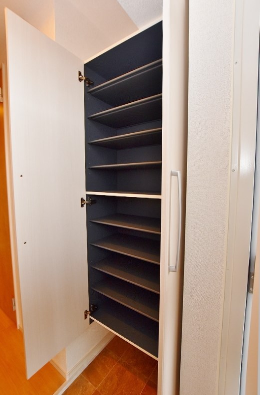 エントランス　★トールタイプシューズBOXなので棚を外せばブーツも置けます