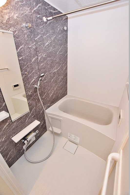 バス・シャワールーム　★追焚機能＆浴室乾燥機付き浴室★