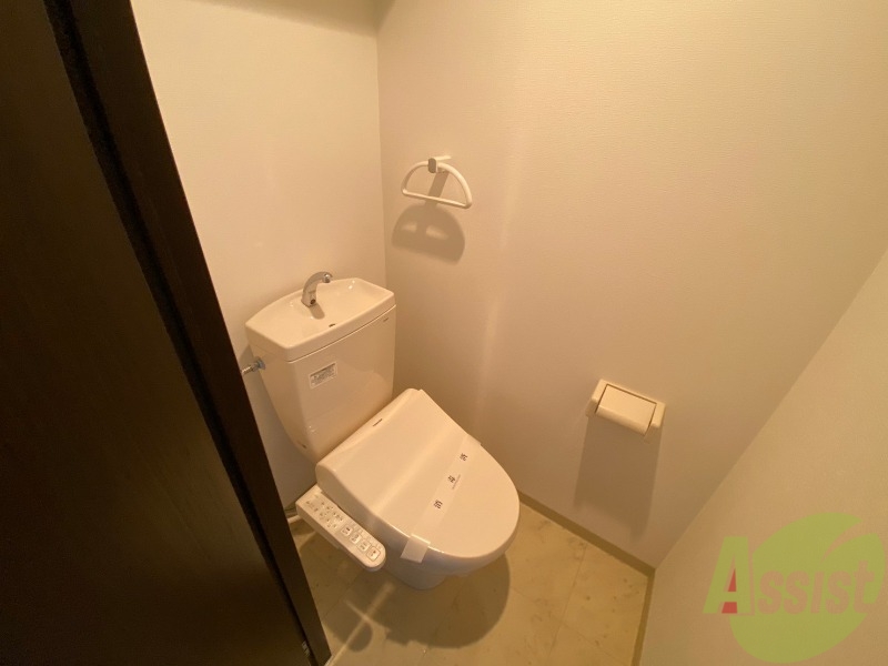 トイレ　こちらはトイレです。清潔感があり、安心して使用できます。