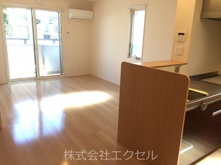居室・リビング　同建物別室画像です