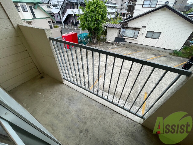 バルコニー　バルコニーは長さも幅も丁度いい広さでした。洗濯物も捗りますね