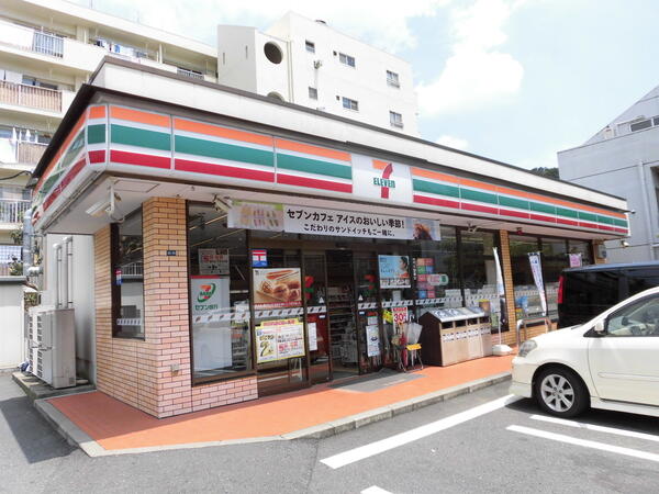 コンビニ　セブンイレブン 横浜日吉本町3丁目店（コンビニ）まで188m
