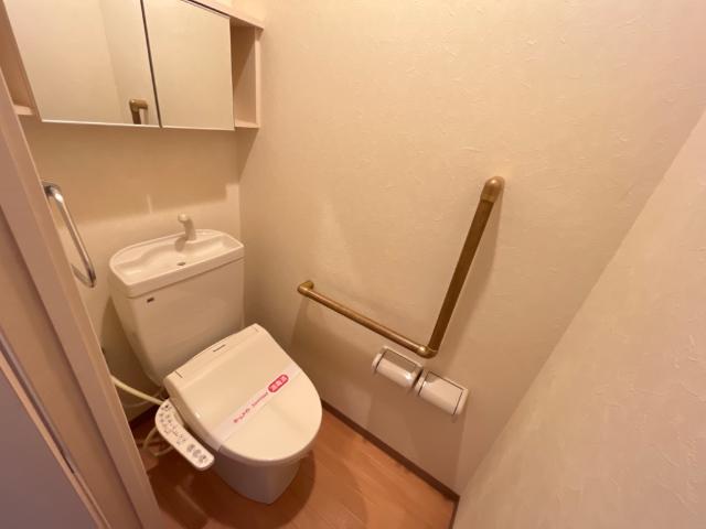 トイレ　シャワー付トイレ