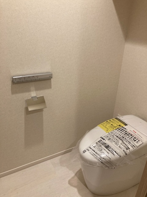 トイレ　※写真は同タイプ住戸です。