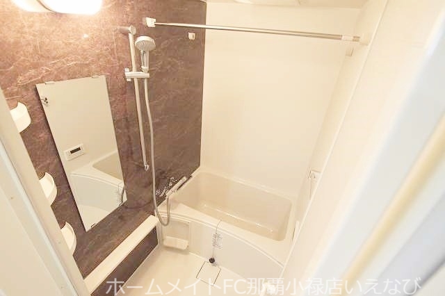 バス・シャワールーム　※別部屋の室内写真となります。